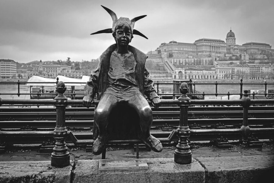 6 hour Budapest walking tour - Gresham Palace and other standout architecture stops