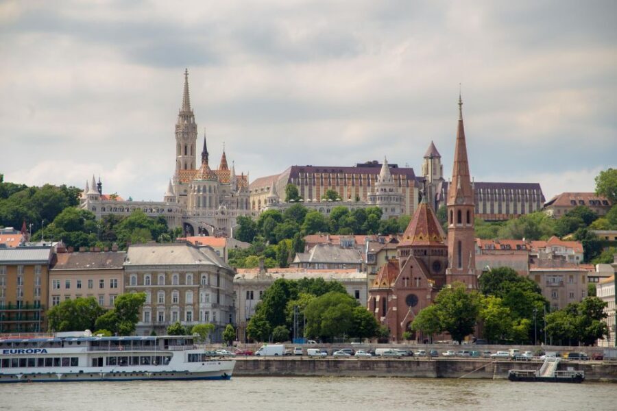 6 hour Budapest walking tour - City Park and Heroes’ Square: monuments with meaning (not just size)