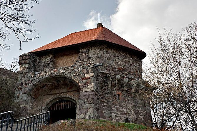 Along the shore of Danube river, private tour - A quick wander in Esztergom: one street, baroque charm, fountain break