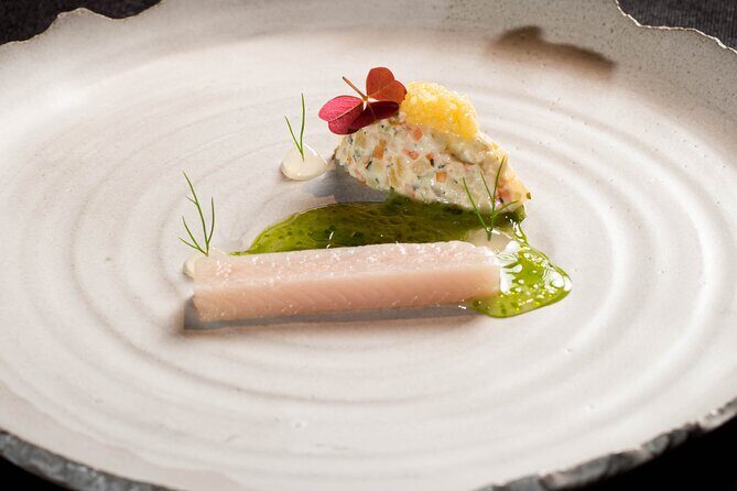 Audio visual multi-sensory chefs journey dinner experience - Why the 360° show makes the food make sense