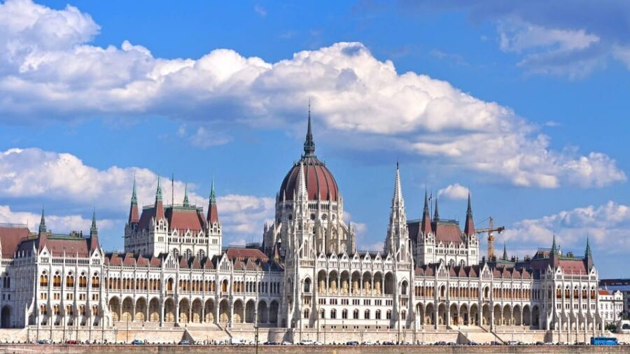 Best of Budapest: Private Walking Tour with a Local - Central Market Hall: Your Chance to Eat Like You Mean It