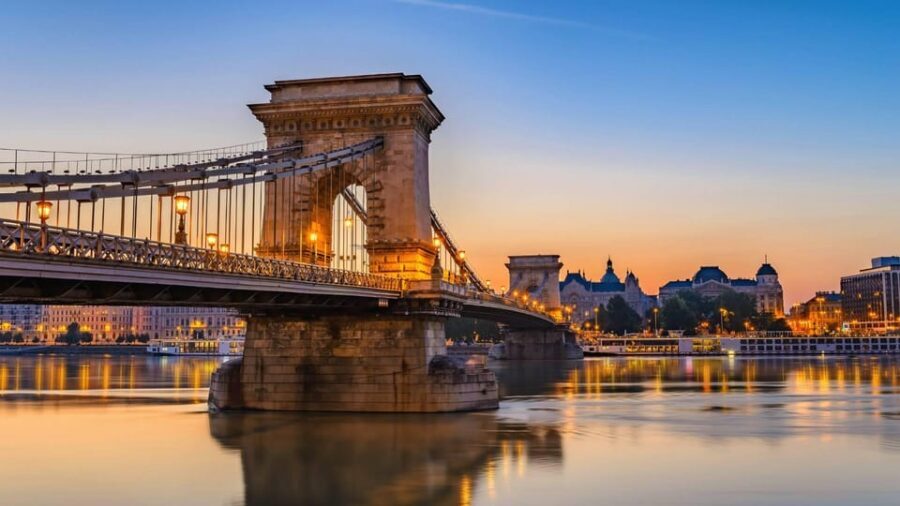 Best of Budapest: Private Walking Tour with a Local - Jewish Quarter and the Great Synagogue: Emotional Value Beyond the Photos