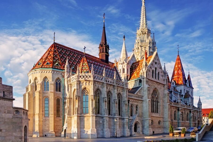 Buda Castle District and Matthias Church Private Tour - Finding Your Guide at the Statue of Athena