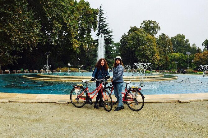 Budapes Grand Sightseeing Bike Tour - Liberty Square: 20th-Century Stories You Can See in Stone (About 15 Minutes)