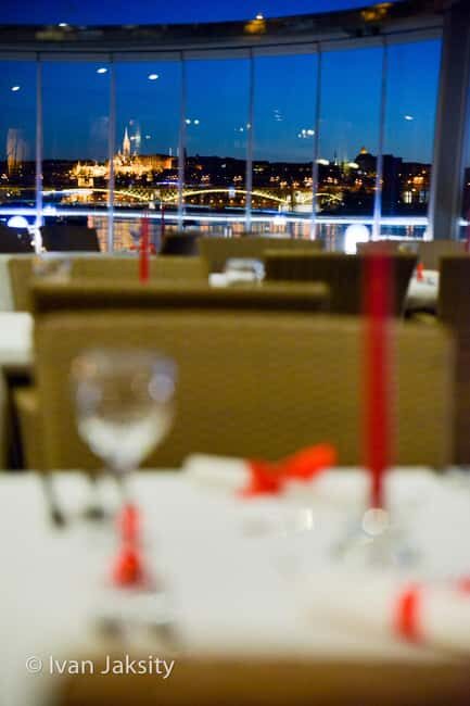 Budapest: 3-Course Dinner for 2 - stationary Boat Restaurant - Should you book this Budapest Danube dinner?