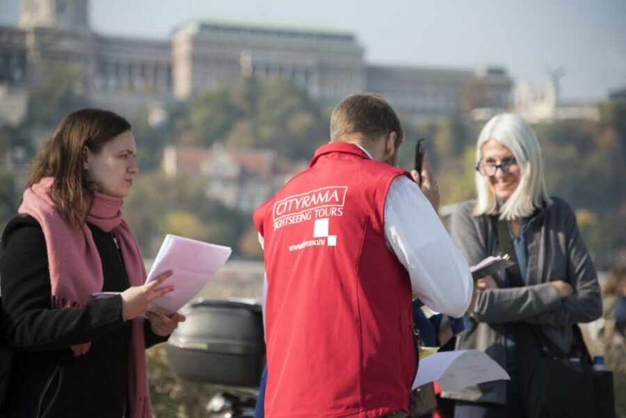 Budapest: 3-Hour Trabant Sightseeing Tour - Guide Style: English Commentary You Can Follow