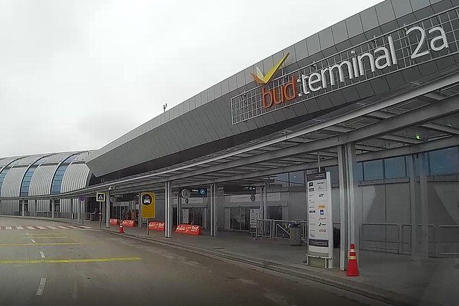 Budapest Airport Transfer - return (arrival & departure) with discount - On the Road: Private Vehicle Comfort and Timing in the City