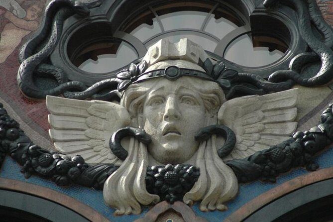 Budapest Art Nouveau Walking Tour - Bedö House and the State Treasury stop: setting the tone before the big show