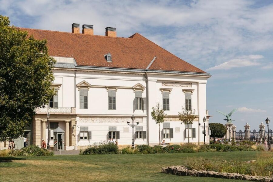 Budapest: Buda Castle Walking Tour & Folk Music Performance - Who This Tour Suits Best