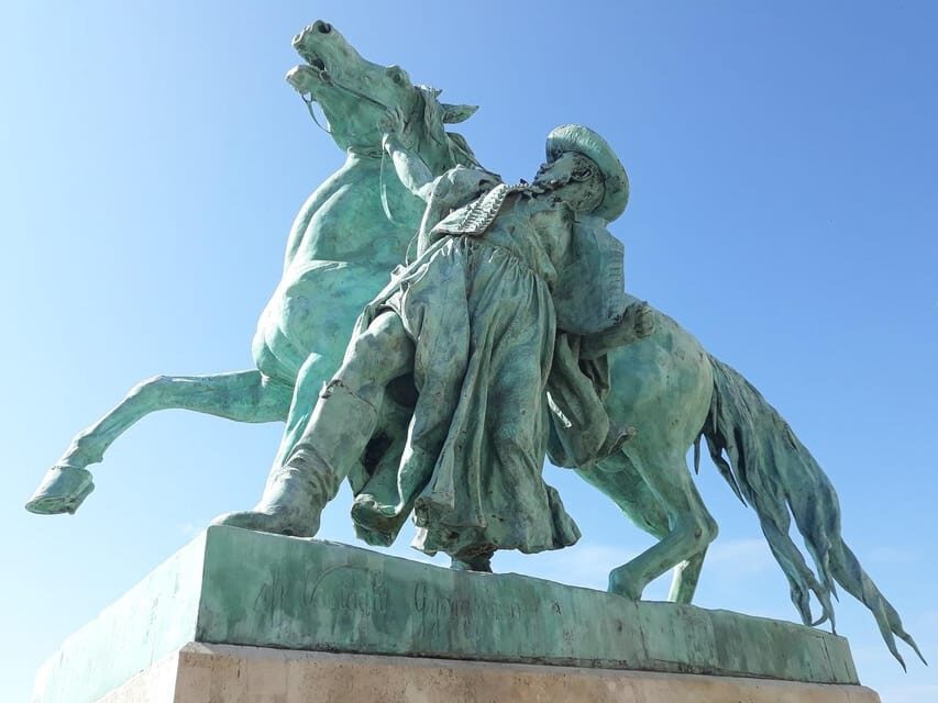 Budapest: Buda Castle Walking Tour & Folk Music Performance - The Folk Music Performance Finale: More Than a Show