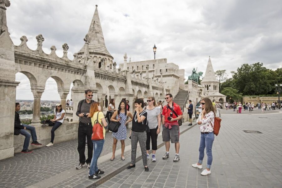 Budapest: Castle District Walk with Matthias Church Entry - Key points before you set foot on Castle Hill
