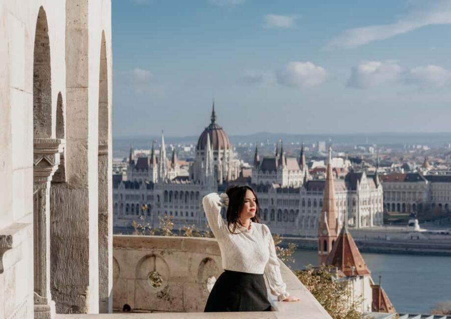 Budapest: Castle Hill Photoshoot with Private Photographer - Fisherman’s Bastion Views: Danube, Parliament, and Chain Bridge Frames