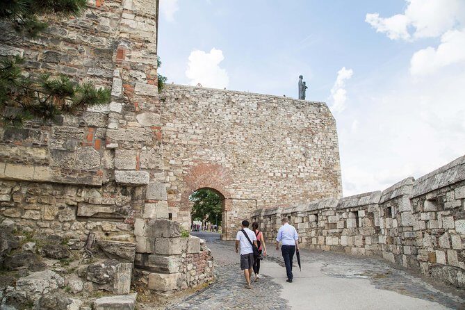 Budapest Castle Walk - WWII Bunker Stop: What You Might Expect to See