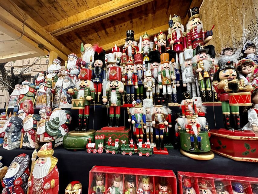 Budapest: Christmas Market Guided Walking Tour with Tastings - Guides, Personality, and English-Language Value