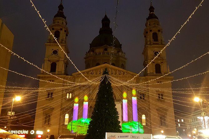 Budapest Christmas Market Tour with Basilica visit & Chimney cake - What to eat: chimney cake, lángos, and warm drinks