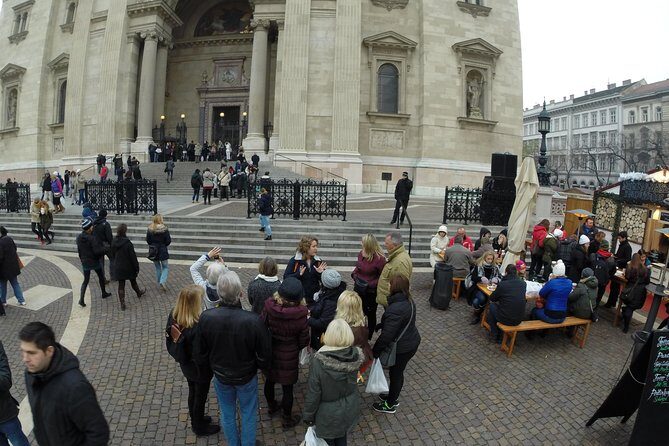 Budapest Christmas Walking Tour & Entry to St Stephen's Basilica - Why This 3:00 pm Christmas Walk Works So Well