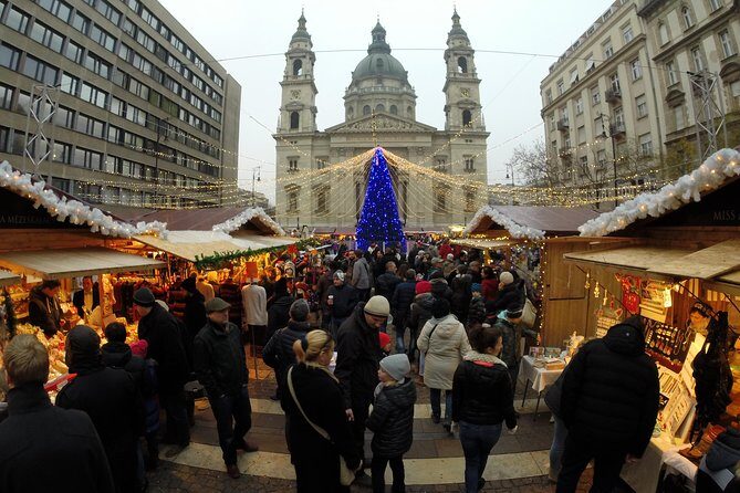 Budapest Christmas Walking Tour & Entry to St Stephen's Basilica - Erzsébet Square and Váci Street: Shopping Streets with a Plan
