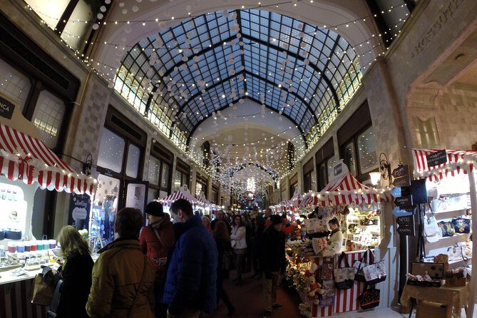 Budapest Christmas Walking Tour & Entry to St Stephen's Basilica - Danube Views, Frozen-Winter Stories, and Iconic Photo Stops
