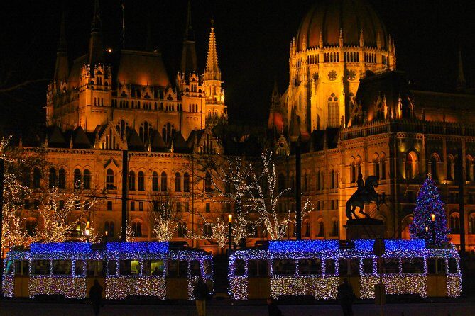 Budapest Christmas Walking Tour & Entry to St Stephen's Basilica - Opera House Foyer and Andrássy Avenue Christmas Lights