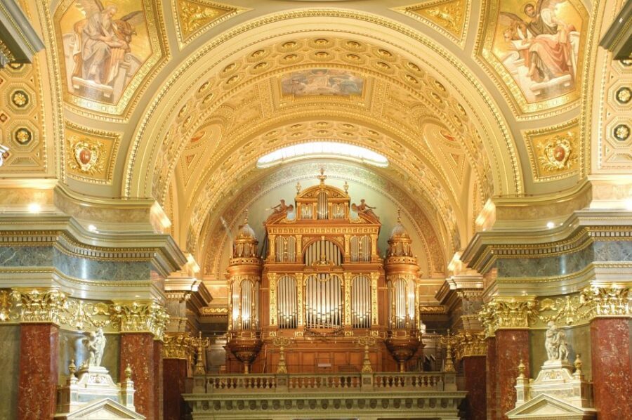 Budapest: Classical Music Concerts in St Stephen's Basilica - Timing: 70 minutes that go fast