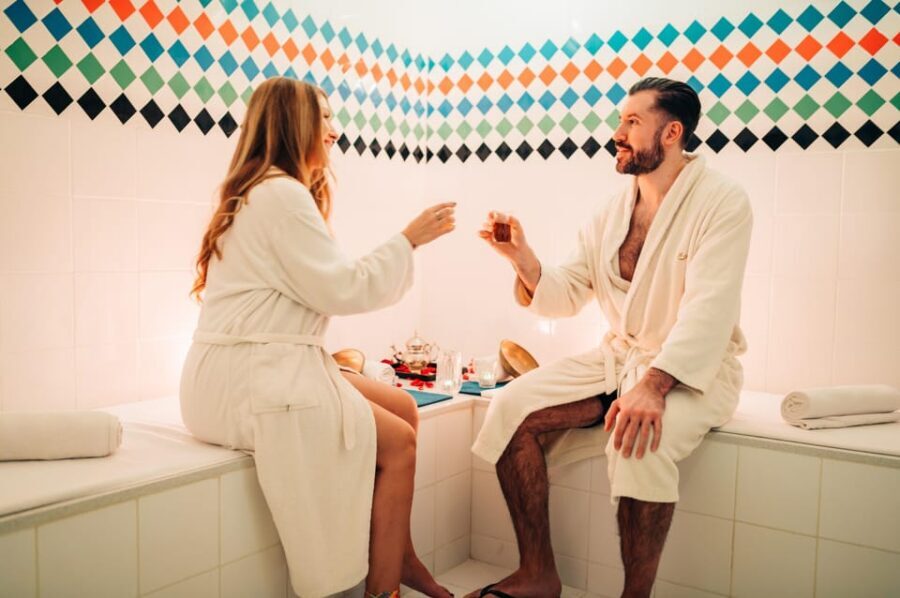Budapest: Couple Holistic Swedish Massage with Jacuzzi Time - Private 20-minute jacuzzi time, plus the 4-pool thermal circuit