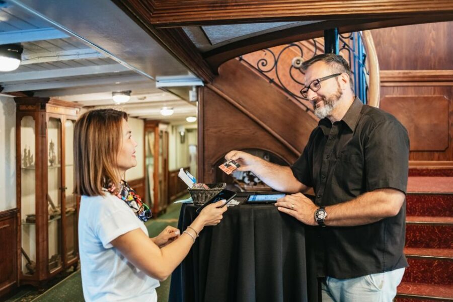 Budapest: Danube River Cruise with Dinner and Prosecco - Who This Cruise Suits Best (and Who Might Skip It)