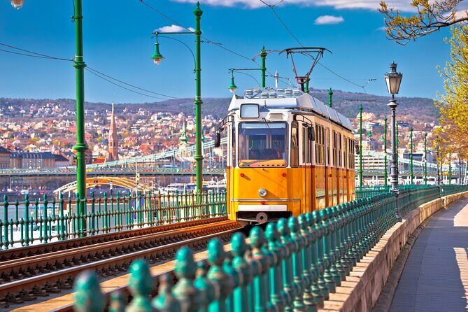 Budapest Danube River Cruise with Old Town Walking Tour - Languages: picking the right mode for you