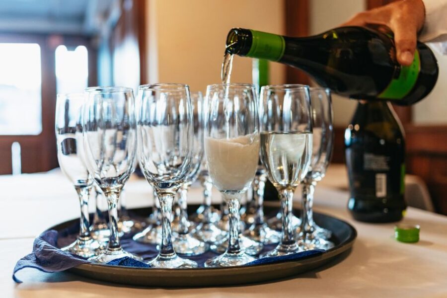 Budapest: Dinner Cruise with Live Music and Folk Dance Show - The buffet dinner: warm Hungarian comfort food with real variety