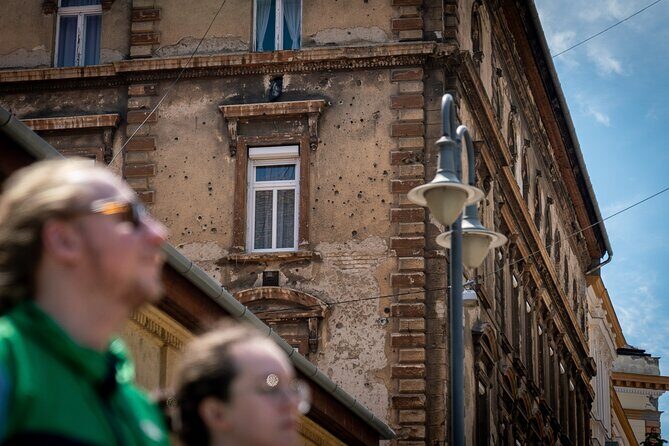 Budapest District 8 Crime and Culture Walking Tour - From crime hotspots to everyday hangouts: the neighborhood’s switch
