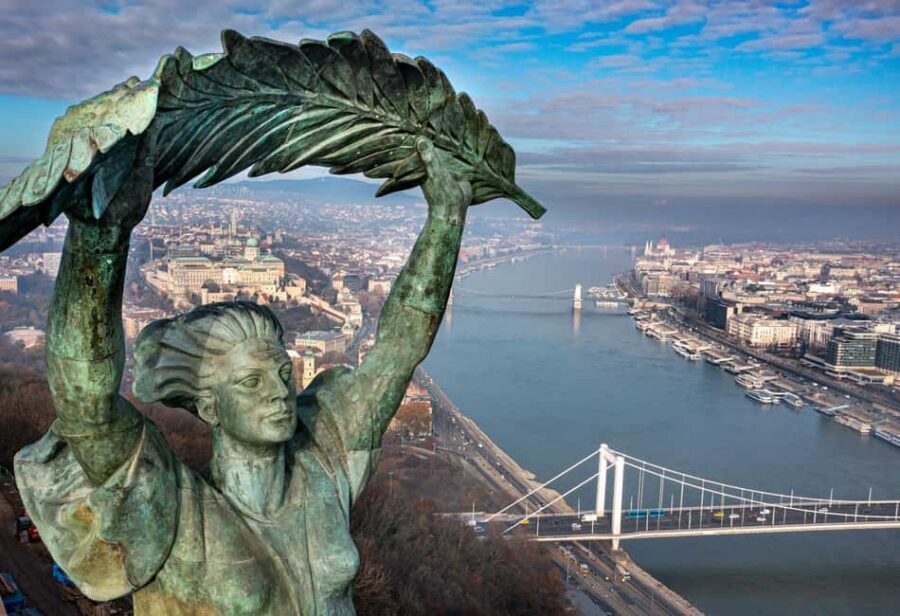 Budapest: Downtown gems of Pest - Liberty Square (Szabadság Square): monuments you can actually read