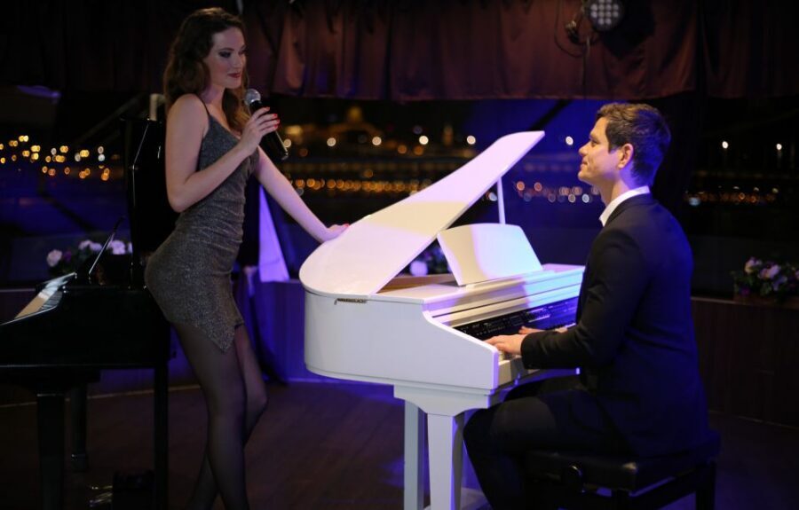 Budapest: Drink & Piano Show - Margaret Bridge and Gellért Hill: Less Famous, Still Beautiful