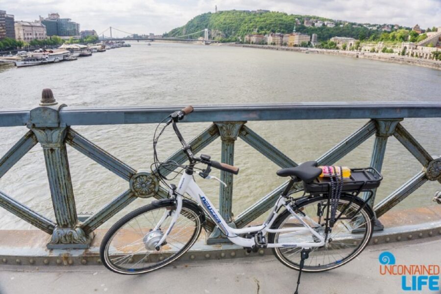 Budapest: E-Bike Guided Tour and Castle Hill - Danube River to Elizabeth Bridge: where the tour finds its best rhythm