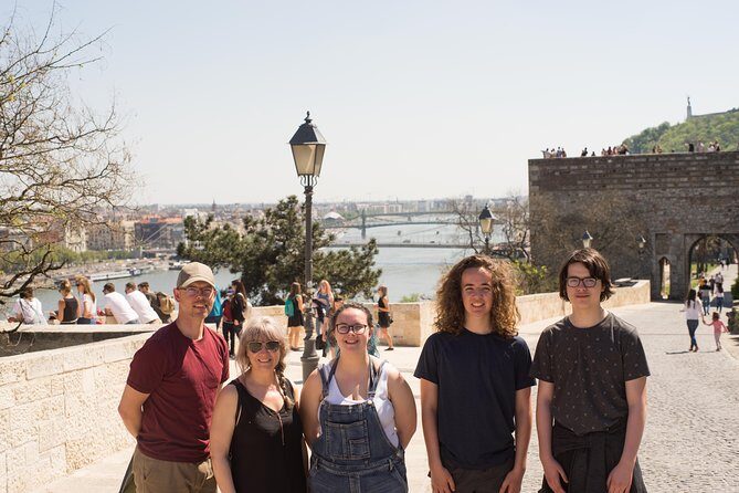 Budapest Essential Walk&Food tasting - Stop 4: The basilica, King Stephen, and Ferenc Puskás