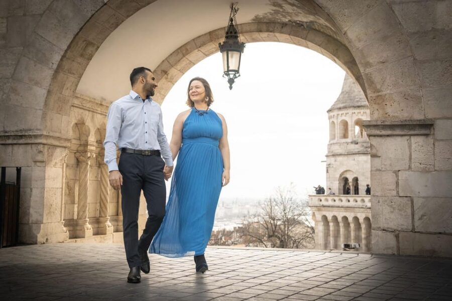 Budapest: Fast Private Photoshoot at Fisherman's Bastion - Basic vs Premium: 15 Edited Photos or 20+ Keepsakes