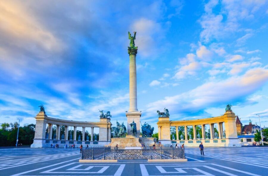 Budapest Full-Day Private Guide Services - Guide languages and how that affects your day