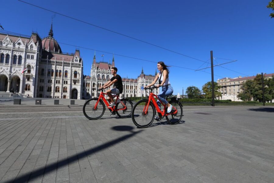Budapest: Guided Downtown Electric Bike Tour - Dohány Street Synagogue: a strong ending to your Pest-focused loop