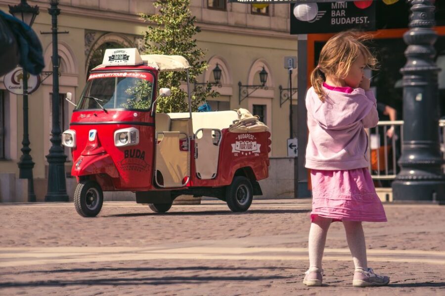 Budapest: Half-Day Exclusive Highlights Private Tour - The tuk-tuk ride: how to see more without racing your feet