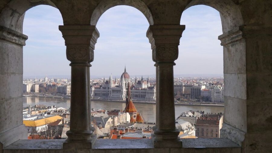 Budapest: Half-Day Highlights Small Group Private Tour - Private, 4-Hour Budapest Highlights: The Real Value in Tight Time