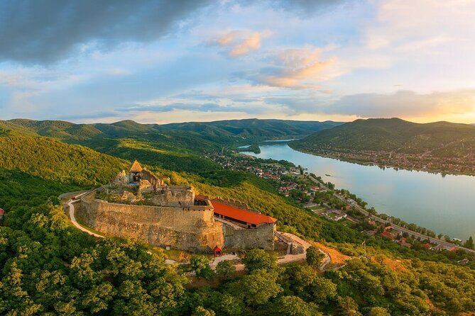 Budapest Hike to Visegrád Castle w or wo Sauna/Danube beach - Arriving at Visegrád Castle: The Views Do the Talking