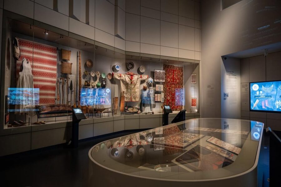 Budapest: Museum of Ethnography Entry Ticket - Audio Guide Tips in the Zoom and Ceramics Spaces