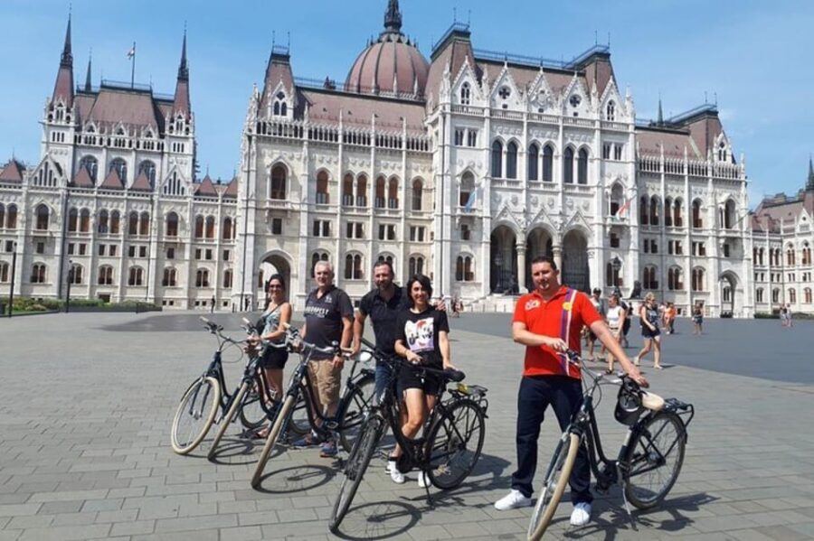 Budapest : Must-see attractions walking tour - Key Points You’ll Care About
