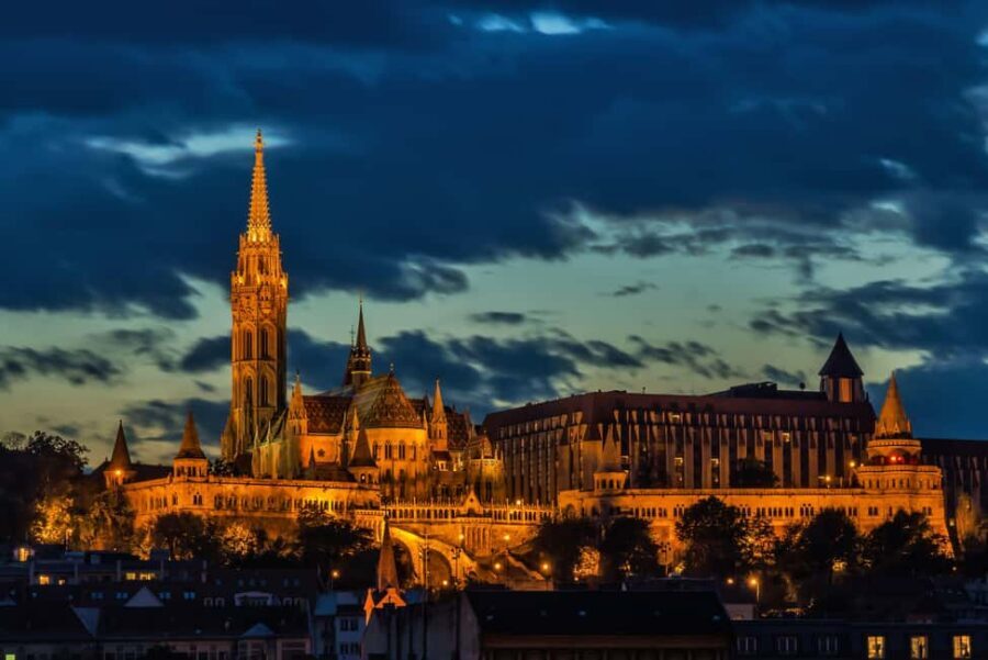 Budapest Night Tour in Spanish and Danube Boat Ride (optional) - Parliament Area to Imre Nagy: Politics in Stone, Names You’ll Recognize