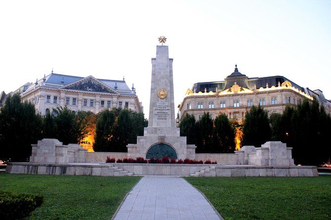 Budapest: Night Walking Tour with Danube River Cruise - A 3-hour night mix that works: walk lights, cruise the Danube