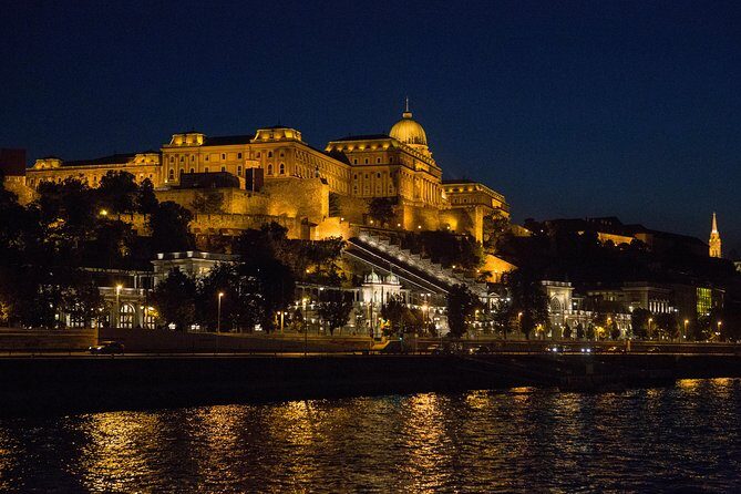 Budapest: Night Walking Tour with Danube River Cruise - Andrássy Avenue to St. Stephen’s Basilica: short pauses that keep the mood