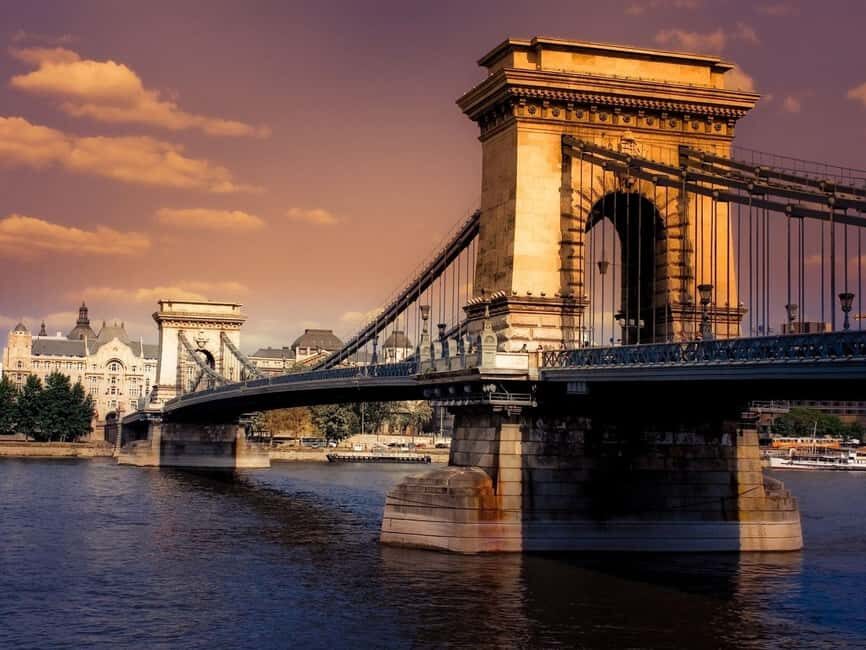 Budapest: Nighttime or Daytime City Sightseeing Cruise - Chain Bridge From the Water: Why This Angle Wins