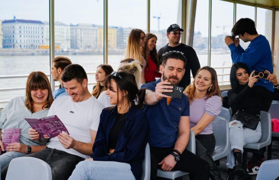 Budapest: Nighttime or Daytime Sightseeing Cruise - Quick practical checklist