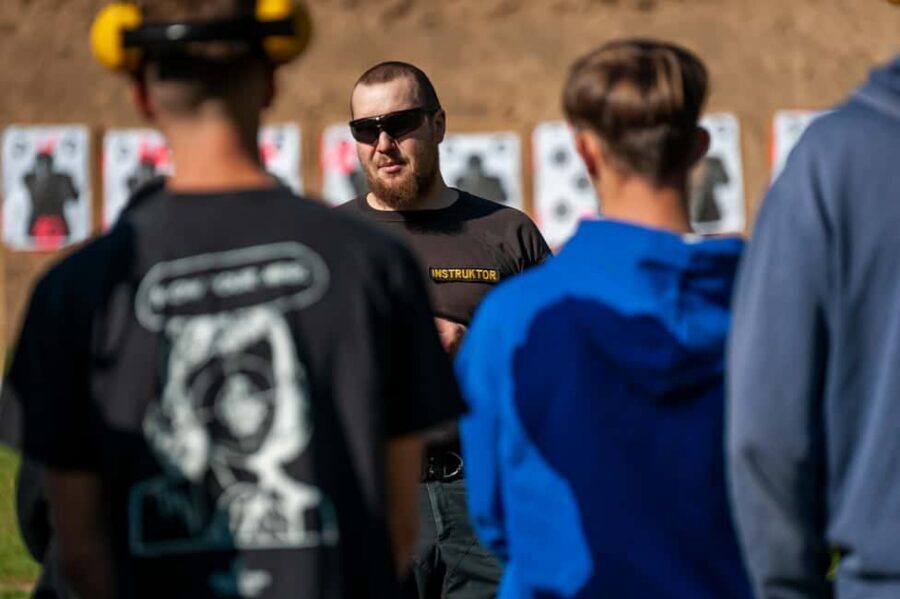 Budapest: Outdoor Shooting Experience + Hotel Pickup - Should you book the Budapest outdoor shooting session?