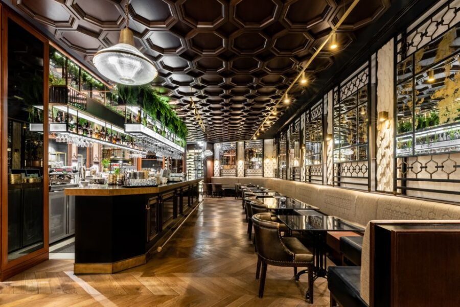 Budapest: Párisi Passage Restaurant 3-Course Menu - Modern cooking and local ingredients: how the kitchen approach shows up