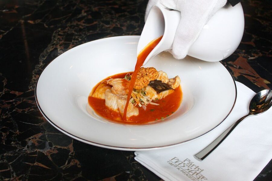Budapest: Párisi Passage Restaurant 3-Course Menu - Who should book this Hungarian palace dinner?
