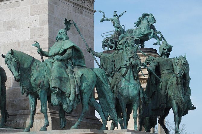 Budapest Pest side tour: Days of Glory - Count Andrássy Avenue: the UNESCO start that sets the tone